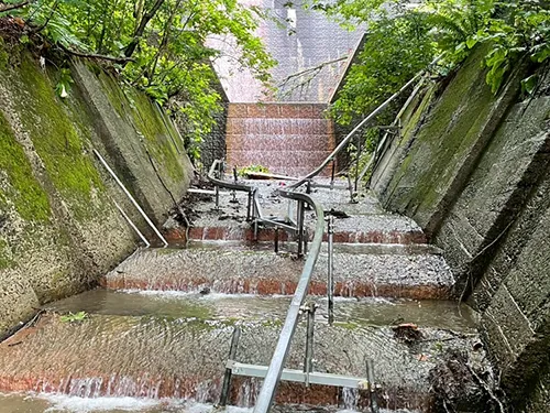 砂防堰堤調査用モノレール